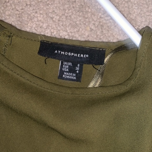 Olive green atmosphere top - Picture 4 of 4